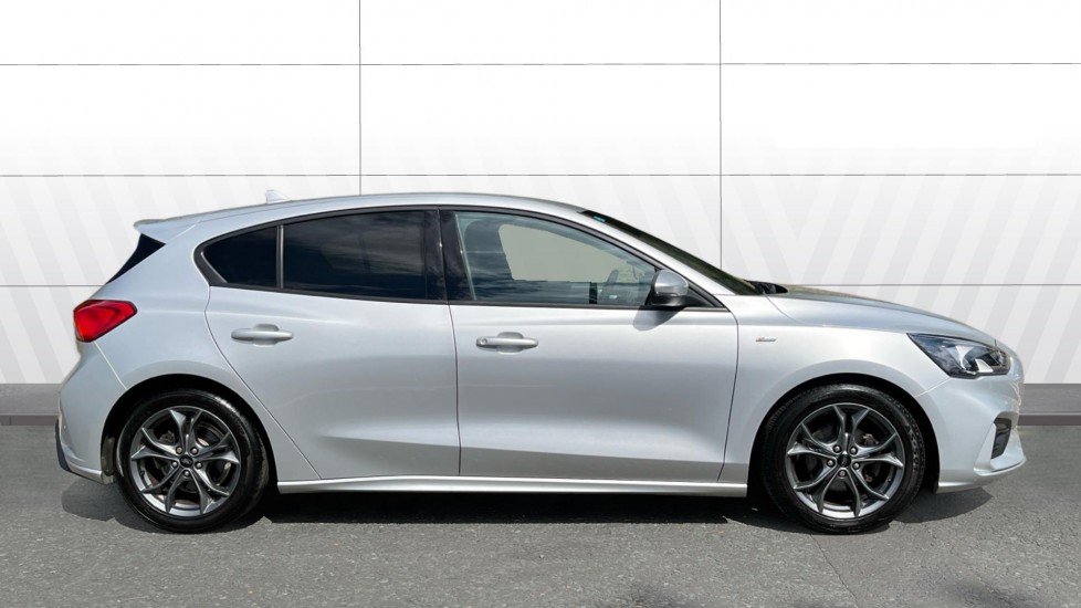 Ford Focus 1.0 EcoBoost 125 ST-Line 5dr Petrol Hatchback - Image 5