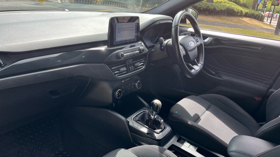 Ford Focus 1.0 EcoBoost 125 ST-Line 5dr Petrol Hatchback - Image 9