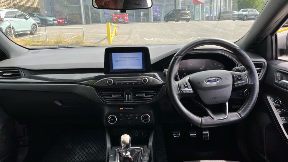 Ford Focus 1.0 EcoBoost 125 ST-Line 5dr Petrol Hatchback - Image 10