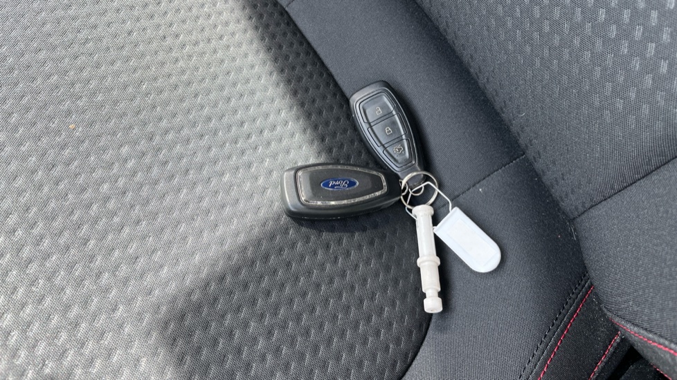 Ford Focus 1.0 EcoBoost 125 ST-Line 5dr Petrol Hatchback - Image 20