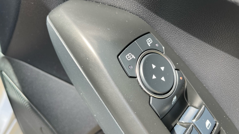 Ford Focus 1.0 EcoBoost 125 ST-Line 5dr Petrol Hatchback - Image 25