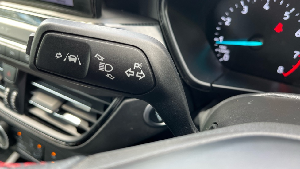 Ford Focus 1.0 EcoBoost 125 ST-Line 5dr Petrol Hatchback - Image 30