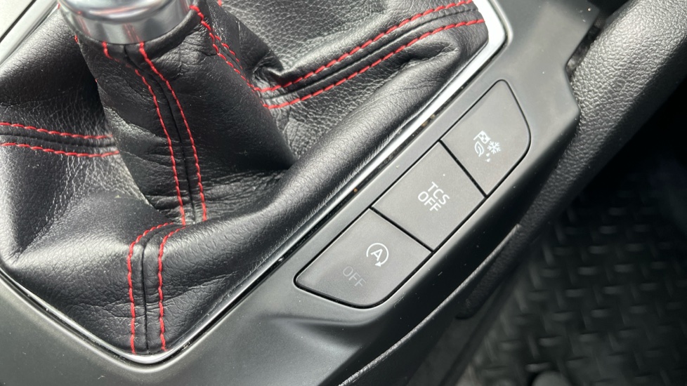 Ford Focus 1.0 EcoBoost 125 ST-Line 5dr Petrol Hatchback - Image 36