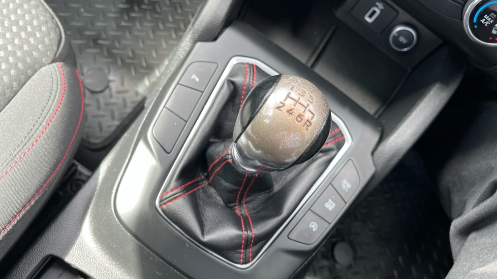 Ford Focus 1.0 EcoBoost 125 ST-Line 5dr Petrol Hatchback - Image 37