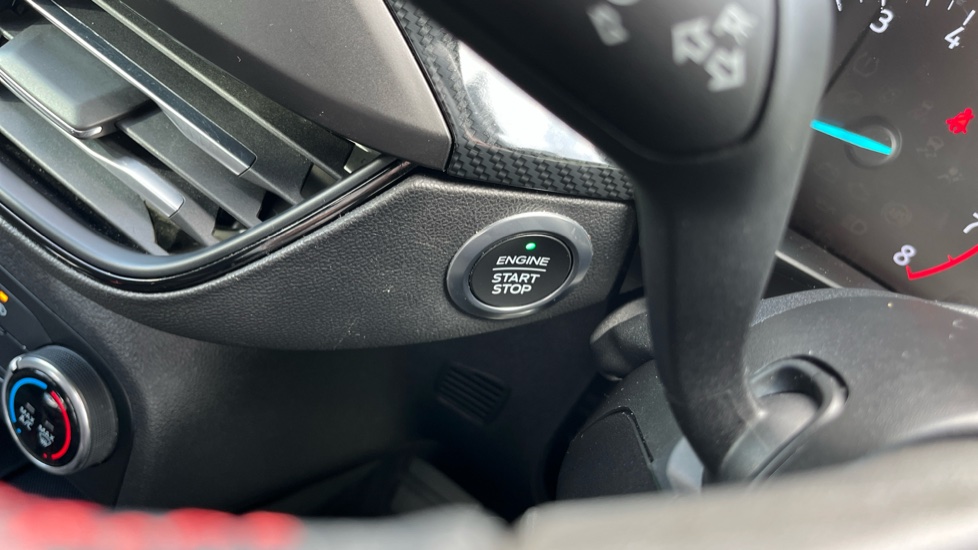 Ford Focus 1.0 EcoBoost 125 ST-Line 5dr Petrol Hatchback - Image 41
