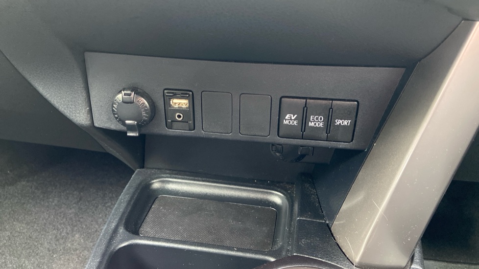 Toyota RAV4 2.5 VVT-i Hybrid Business Ed Plus TSS 5dr CVT 2WD Hybrid Estate - Image 41