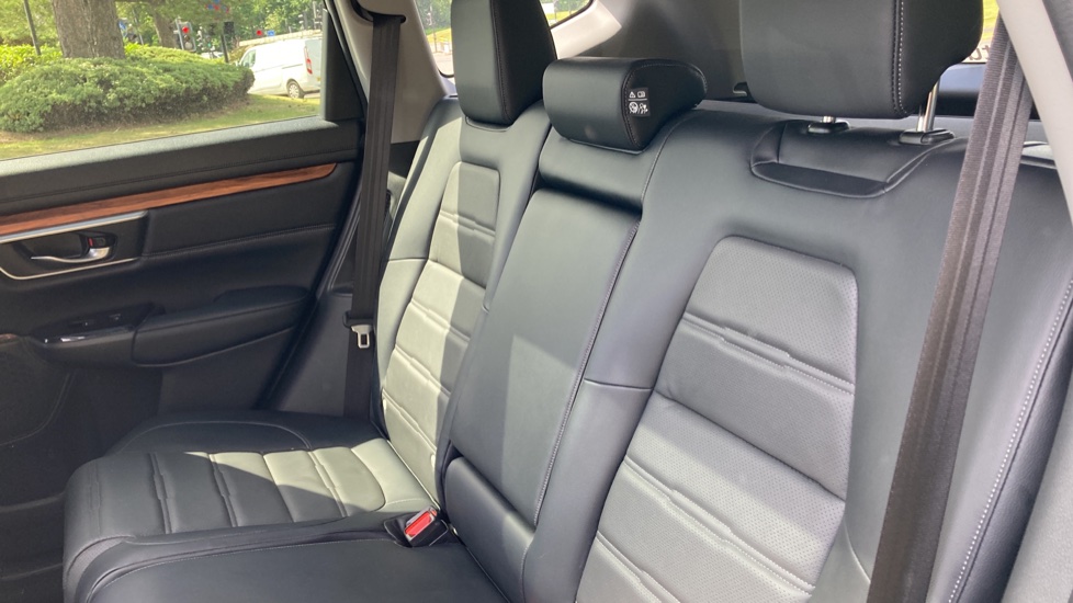Honda CR-V 2.0 i-MMD Hybrid EX 5dr eCVT Hybrid Estate - Image 16