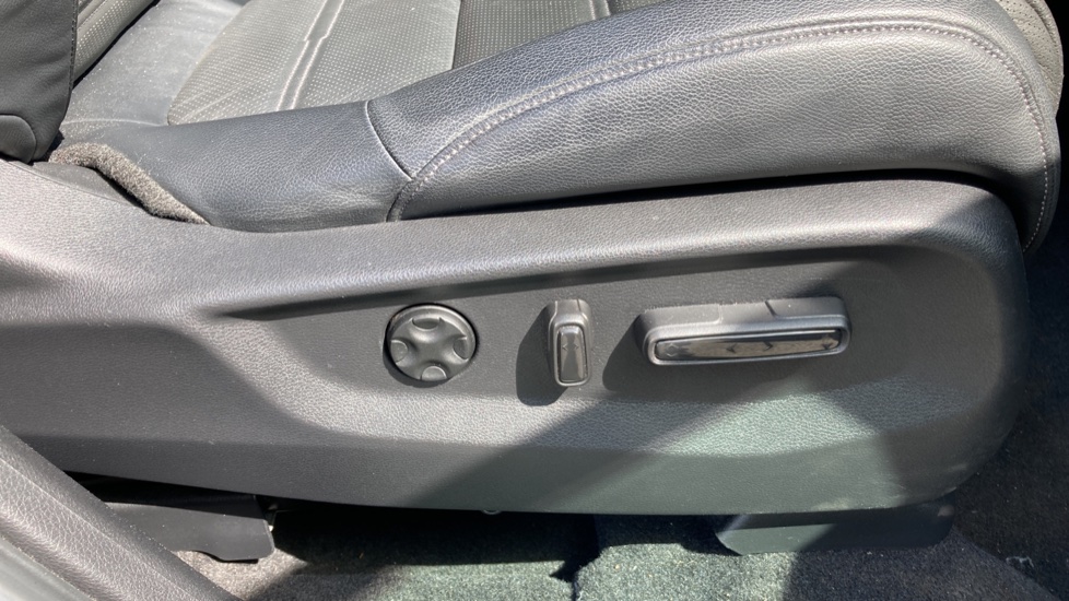 Honda CR-V 2.0 i-MMD Hybrid EX 5dr eCVT Hybrid Estate - Image 24