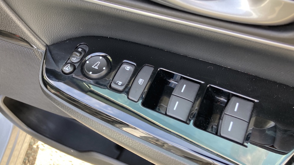 Honda CR-V 2.0 i-MMD Hybrid EX 5dr eCVT Hybrid Estate - Image 25