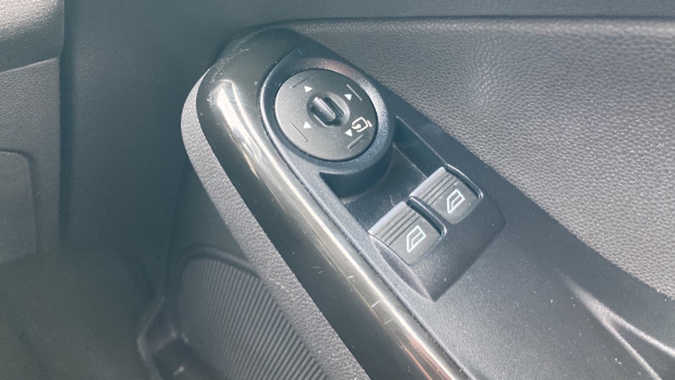 Ford Fiesta 1.0 EcoBoost 125 Titanium 5dr Petrol Hatchback - Image 33