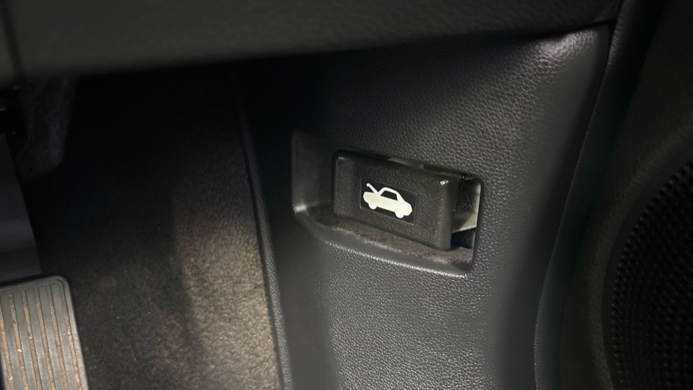 Honda Jazz 1.5 i-MMD Hybrid Advance 5dr eCVT Hybrid Hatchback - Image 13