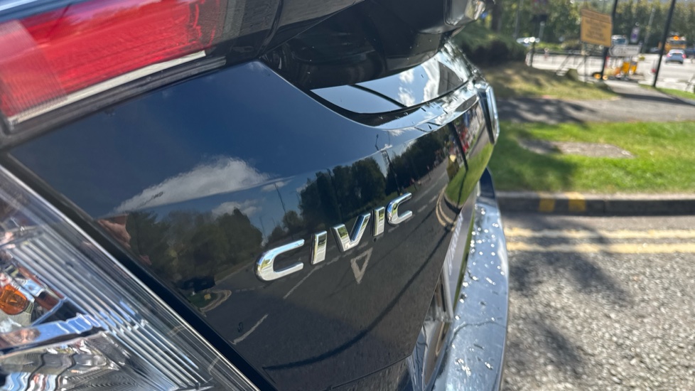 Honda Civic 1.0 VTEC Turbo 126 EX 5dr CVT Petrol Hatchback - Image 24
