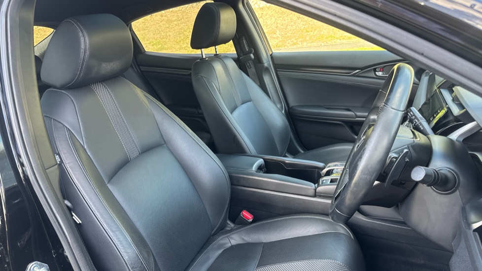 Honda Civic 1.0 VTEC Turbo 126 EX 5dr CVT Petrol Hatchback - Image 36