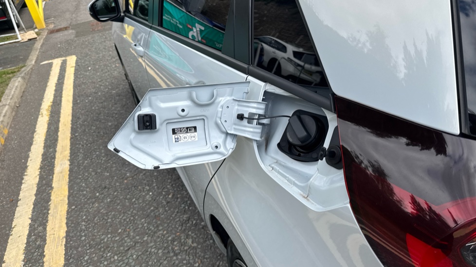 Honda Jazz 1.5 i-MMD Hybrid Advance 5dr eCVT Hybrid Hatchback - Image 24