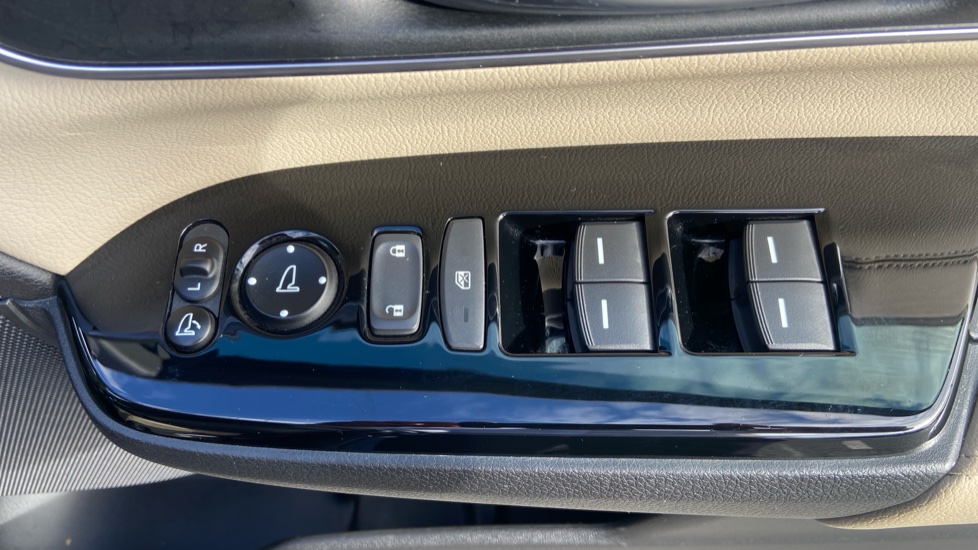 Honda CR-V 2.0 i-MMD Hybrid SR 5dr eCVT Hybrid Estate - Image 25