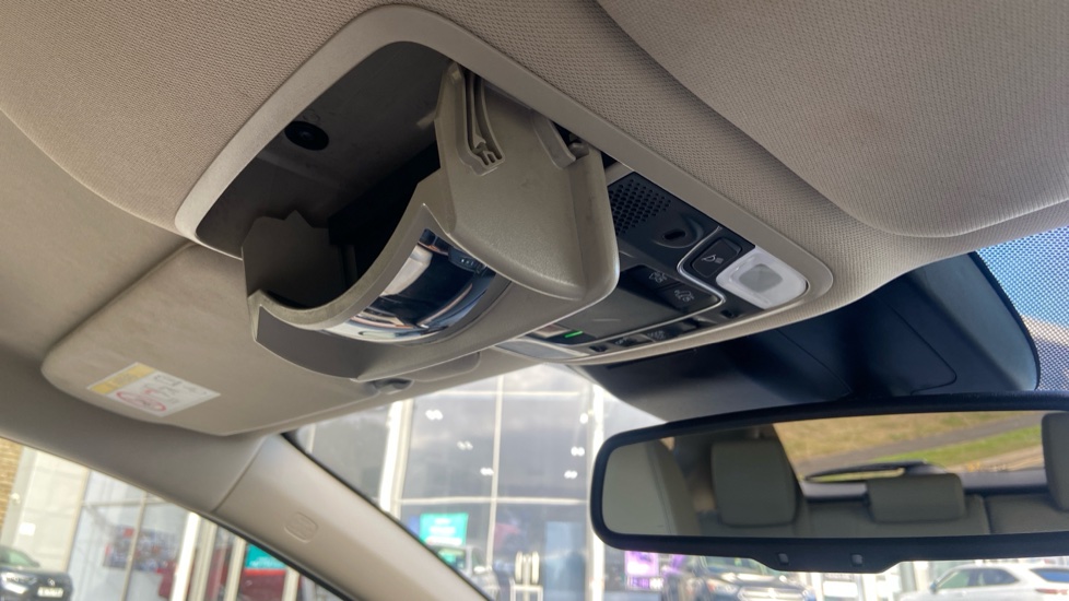 Honda CR-V 2.0 i-MMD Hybrid SR 5dr eCVT Hybrid Estate - Image 40