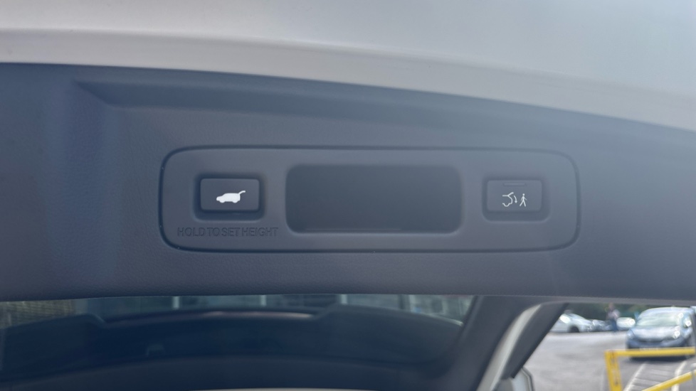 Honda CR-V 2.0 eHEV Advance 5dr eCVT Hybrid Estate - Image 38