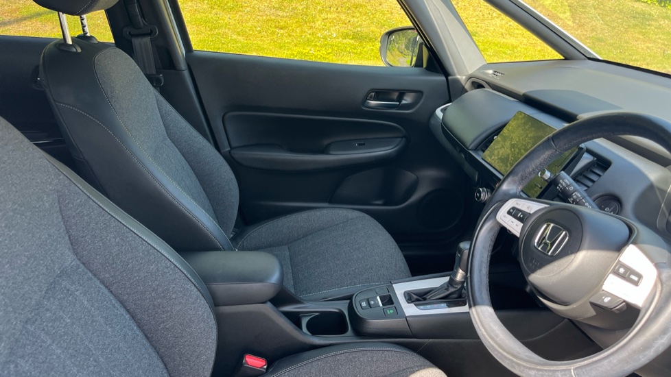 Honda Jazz 1.5 i-MMD Hybrid EX 5dr eCVT Hybrid Hatchback - Image 13