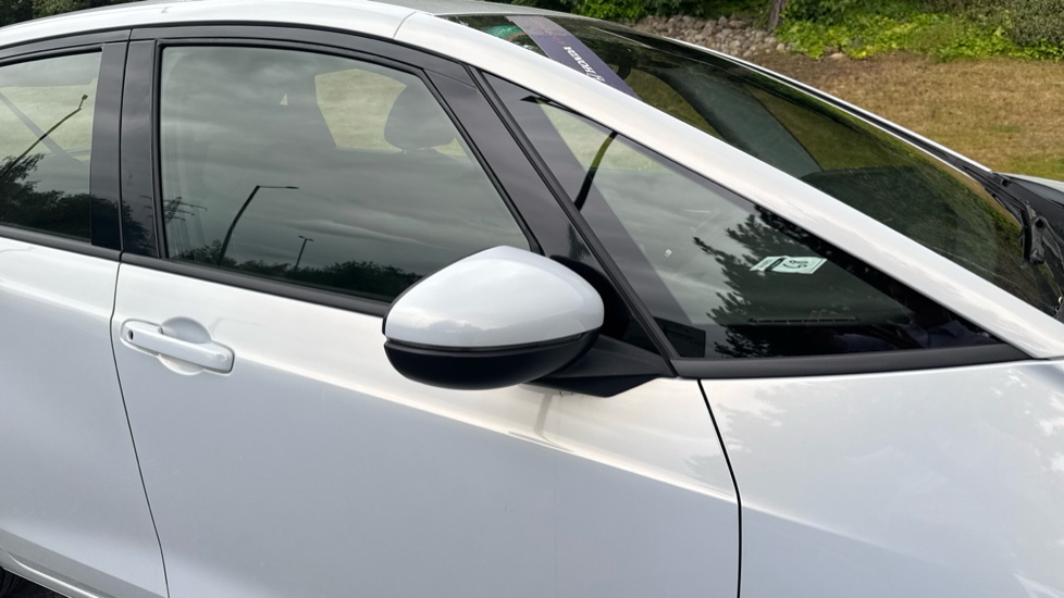 Honda Jazz 1.5 i-MMD Hybrid SR 5dr eCVT Hybrid Hatchback - Image 14