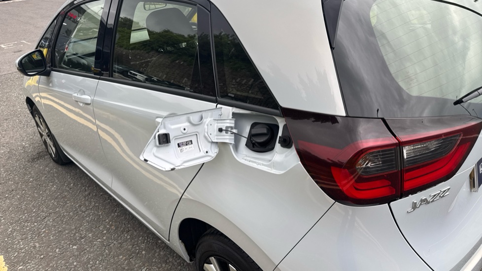 Honda Jazz 1.5 i-MMD Hybrid SR 5dr eCVT Hybrid Hatchback - Image 20
