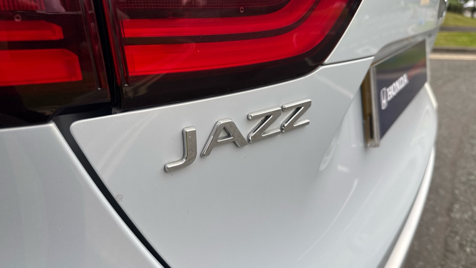 Honda Jazz 1.5 i-MMD Hybrid SR 5dr eCVT Hybrid Hatchback - Image 21