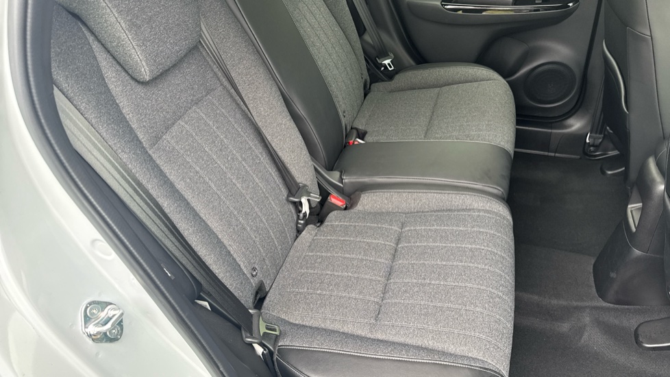 Honda Jazz 1.5 i-MMD Hybrid SR 5dr eCVT Hybrid Hatchback - Image 26