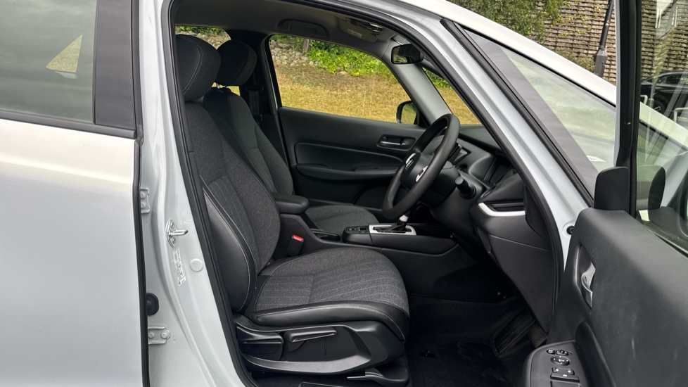 Honda Jazz 1.5 i-MMD Hybrid SR 5dr eCVT Hybrid Hatchback - Image 28