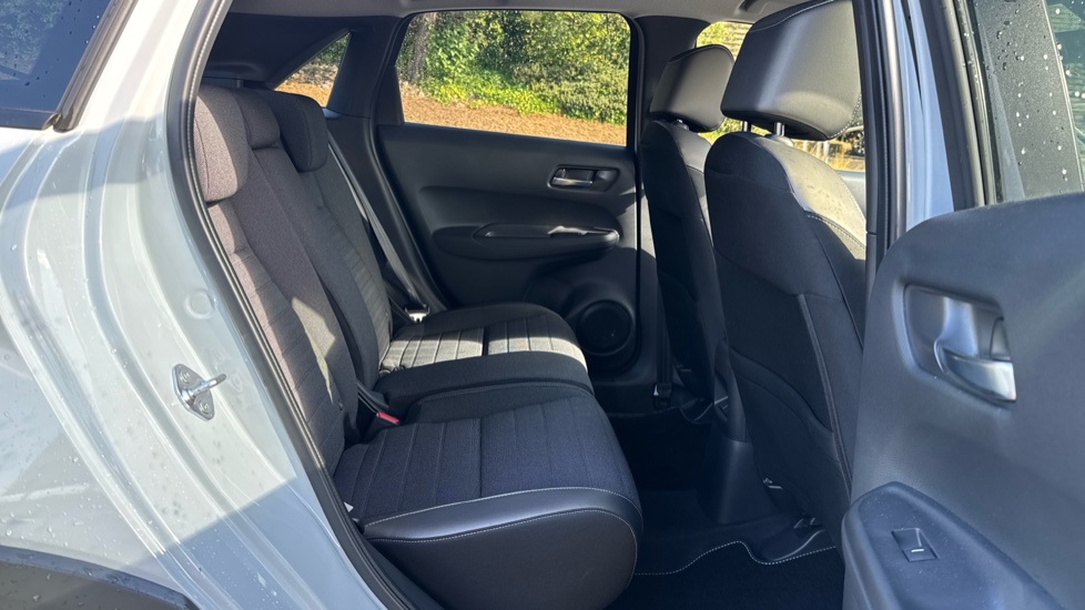Honda Jazz 1.5 i-MMD Hybrid Crosstar Advance 5dr eCVT Hybrid Hatchback - Image 28