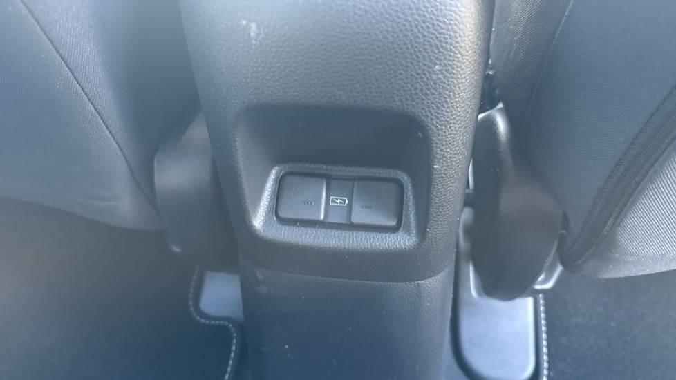 Honda Jazz 1.5 i-MMD Hybrid Crosstar Advance 5dr eCVT Hybrid Hatchback - Image 31