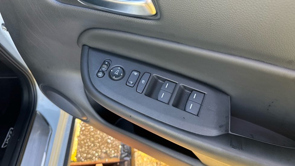 Honda Jazz 1.5 i-MMD Hybrid Crosstar Advance 5dr eCVT Hybrid Hatchback - Image 33