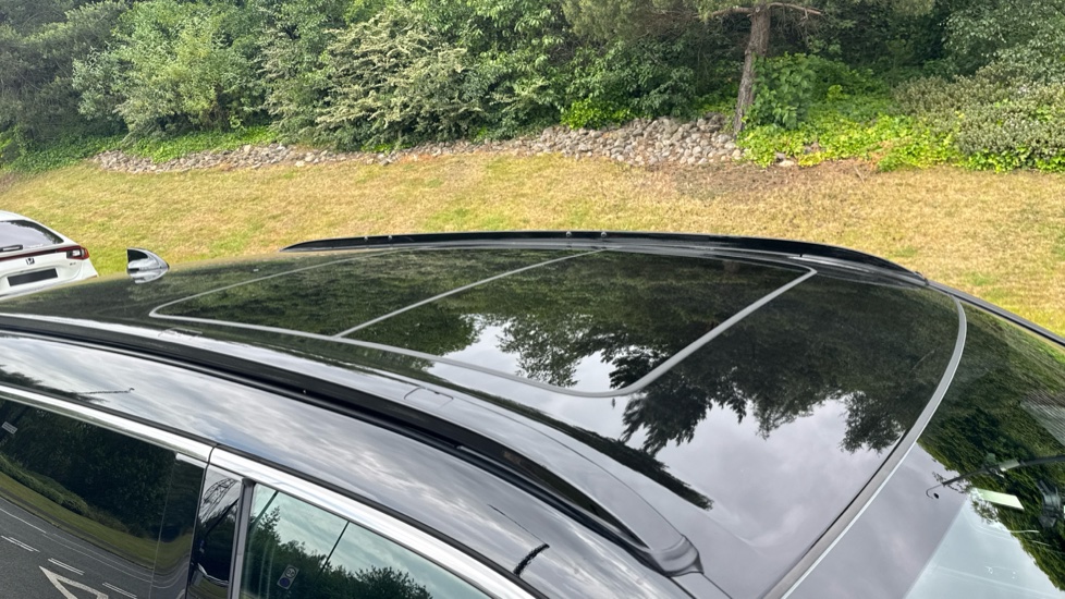 Honda CR-V 2.0 ePHEV Advance Tech 5dr eCVT Estate - Image 17