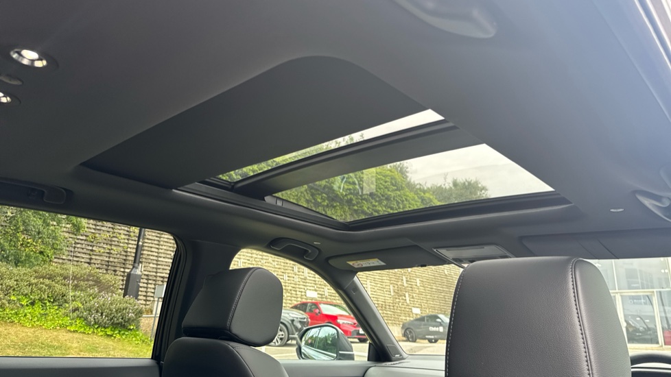 Honda CR-V 2.0 ePHEV Advance Tech 5dr eCVT Estate - Image 28