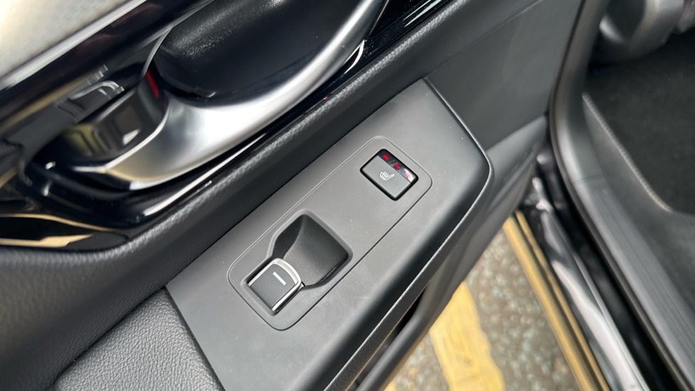 Honda CR-V 2.0 ePHEV Advance Tech 5dr eCVT Estate - Image 31