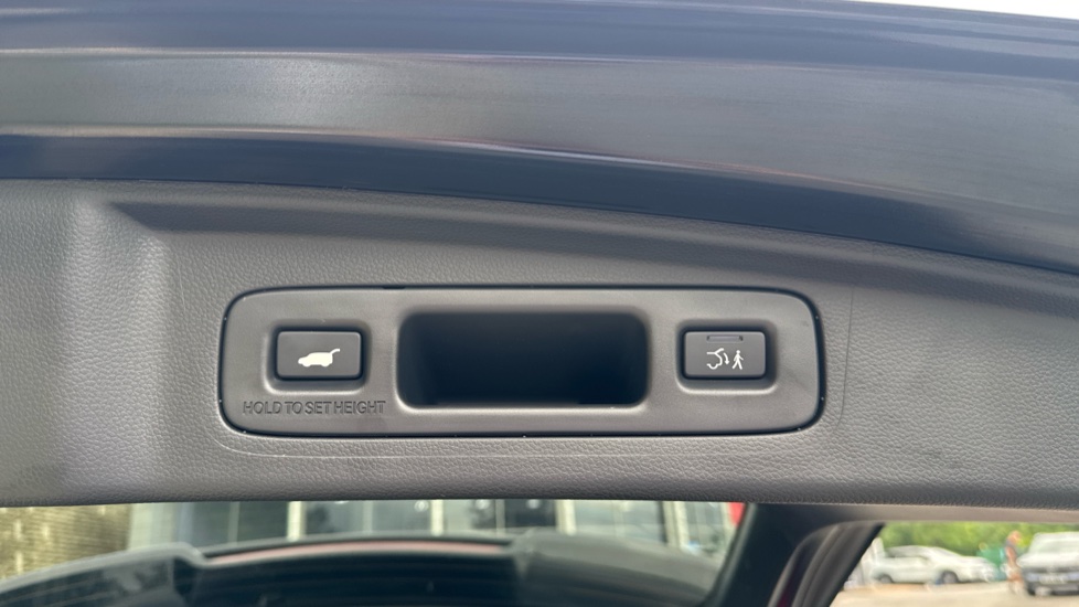 Honda CR-V 2.0 ePHEV Advance Tech 5dr eCVT Estate - Image 32