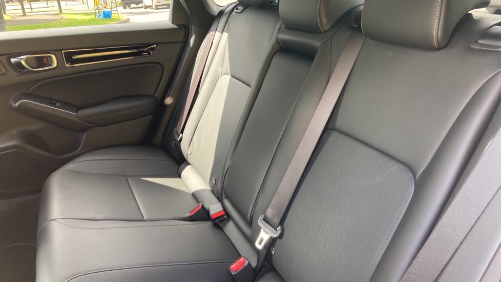Honda Civic 2.0 eHEV Advance 5dr CVT Hybrid Hatchback - Image 8