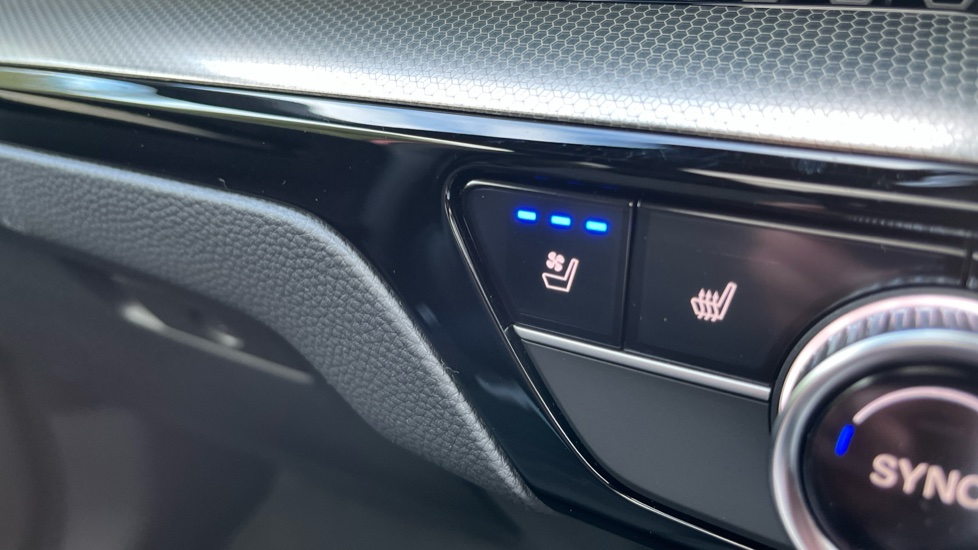 Honda CR-V 2.0 ePHEV Advance Tech 5dr eCVT Estate - Image 19