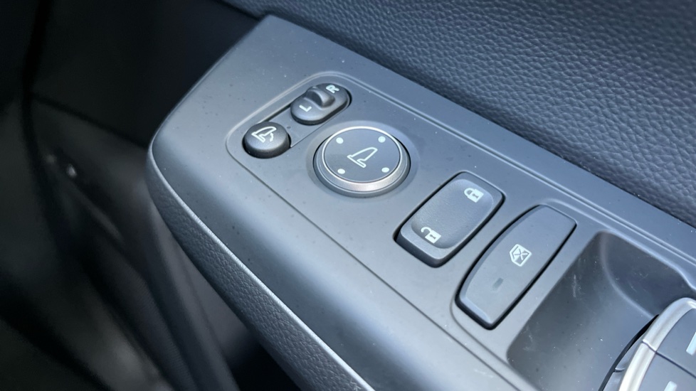Honda CR-V 2.0 ePHEV Advance Tech 5dr eCVT Estate - Image 36