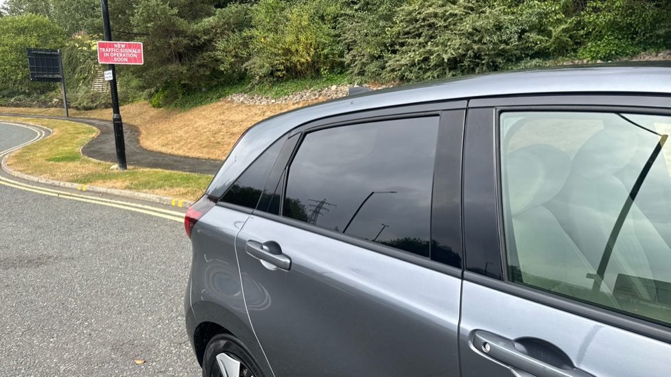 Honda Jazz 1.5 i-MMD Hybrid EX 5dr eCVT Hybrid Hatchback - Image 15