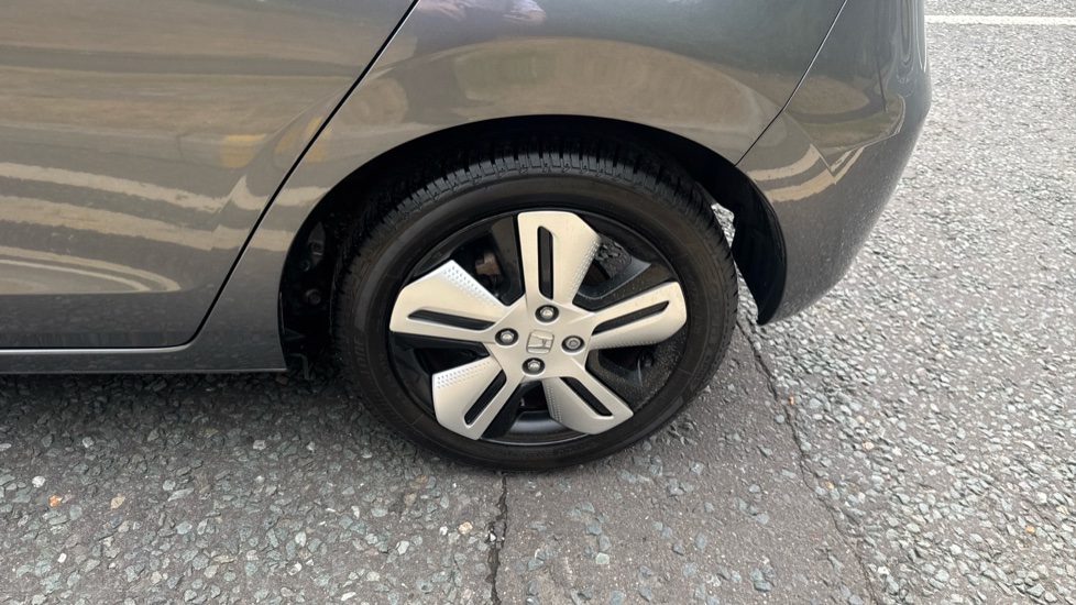 Honda Jazz 1.5 i-MMD Hybrid EX 5dr eCVT Hybrid Hatchback - Image 21