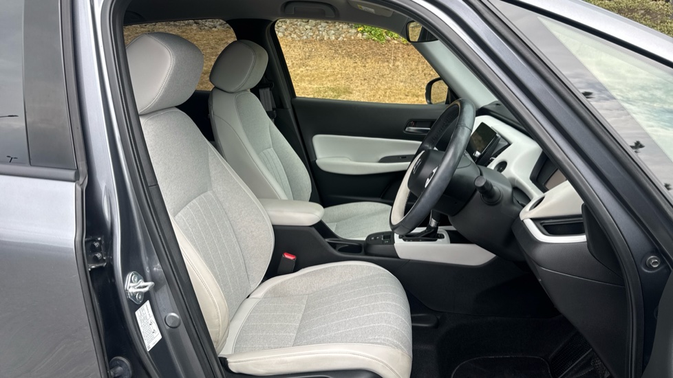 Honda Jazz 1.5 i-MMD Hybrid EX 5dr eCVT Hybrid Hatchback - Image 30