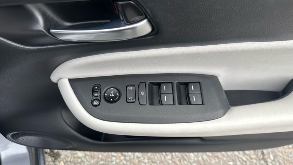 Honda Jazz 1.5 i-MMD Hybrid EX 5dr eCVT Hybrid Hatchback - Image 31