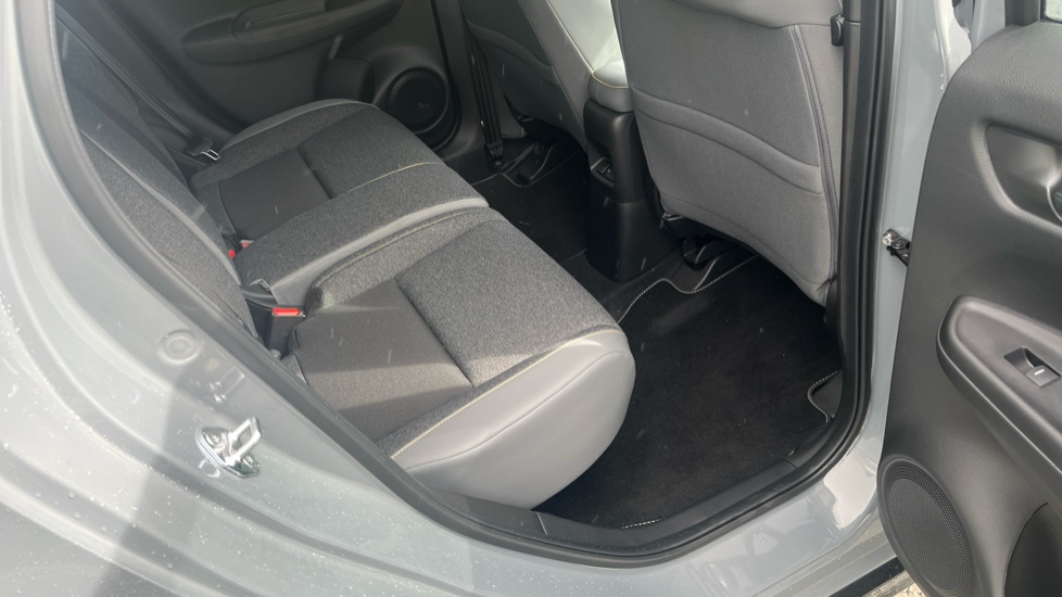 Honda Jazz 1.5 i-MMD Hybrid Advance Sport 5dr eCVT Hybrid Hatchback - Image 30