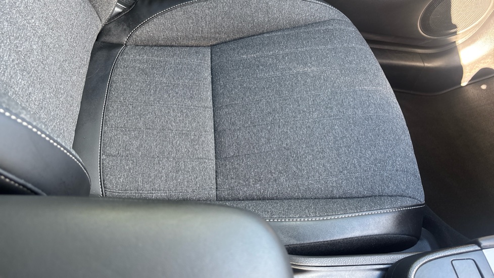 Honda Jazz 1.5 i-MMD Hybrid Advance 5dr eCVT Hybrid Hatchback - Image 24