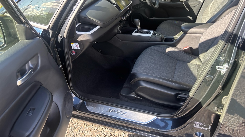Honda Jazz 1.5 i-MMD Hybrid Advance 5dr eCVT Hybrid Hatchback - Image 32