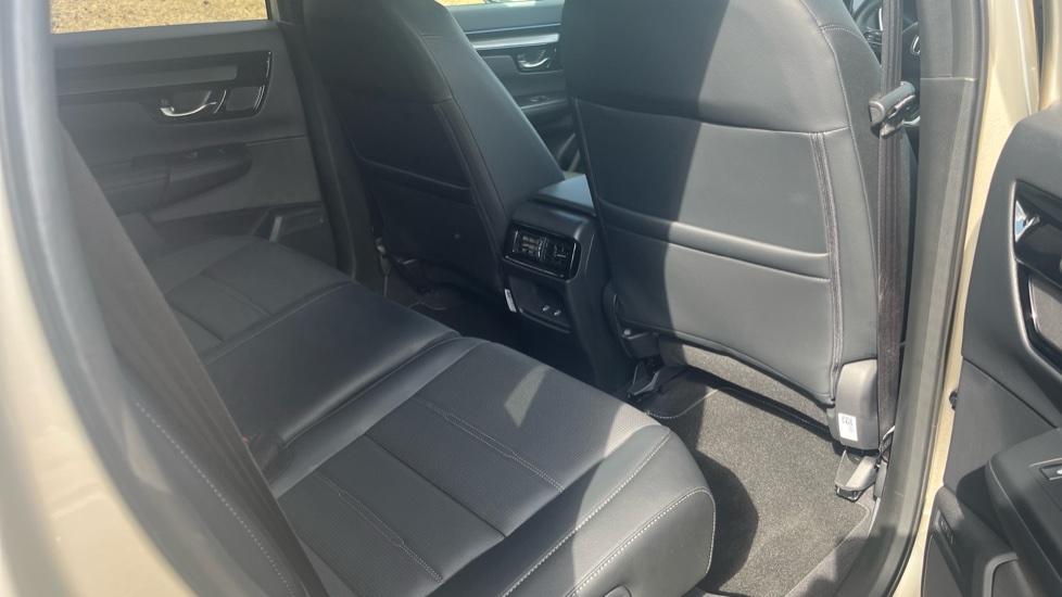 Honda CR-V 2.0 ePHEV Advance Tech 5dr eCVT Estate - Image 18