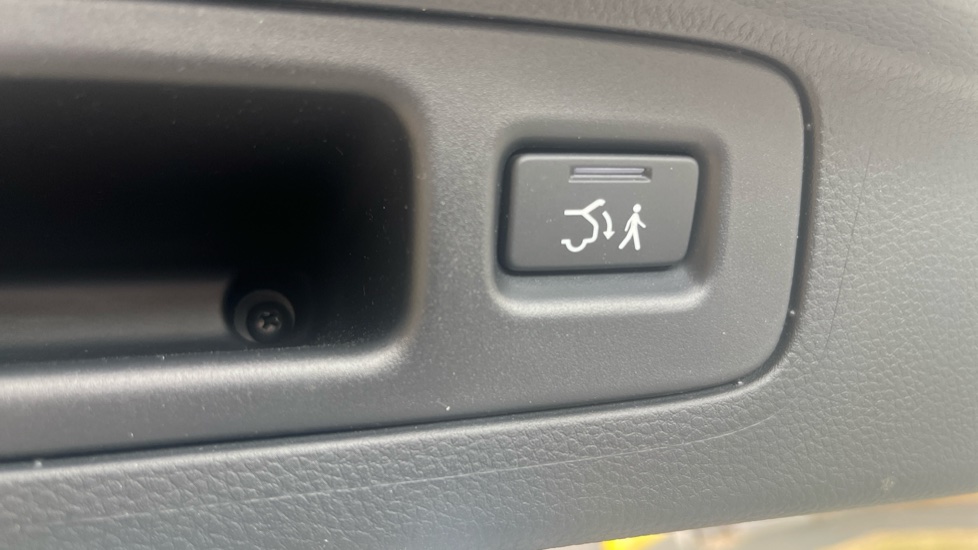 Honda CR-V 2.0 ePHEV Advance Tech 5dr eCVT Estate - Image 21