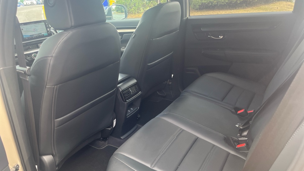 Honda CR-V 2.0 ePHEV Advance Tech 5dr eCVT Estate - Image 24