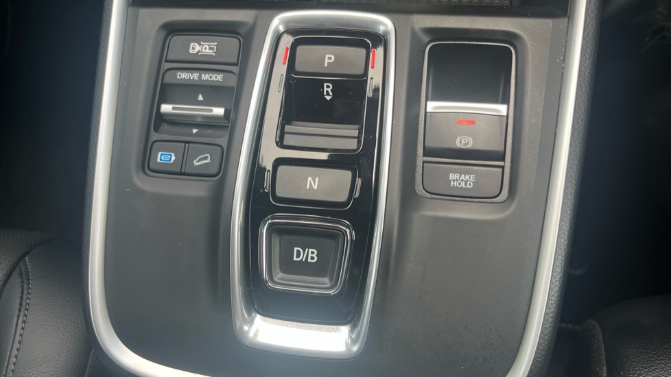 Honda CR-V 2.0 ePHEV Advance Tech 5dr eCVT Estate - Image 32
