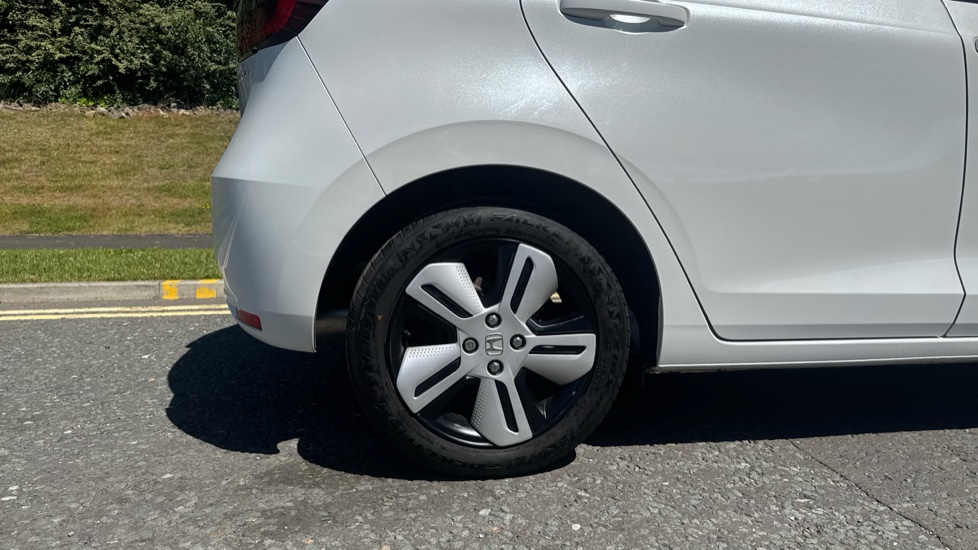 Honda Jazz 1.5 i-MMD Hybrid EX 5dr eCVT Hybrid Hatchback - Image 9