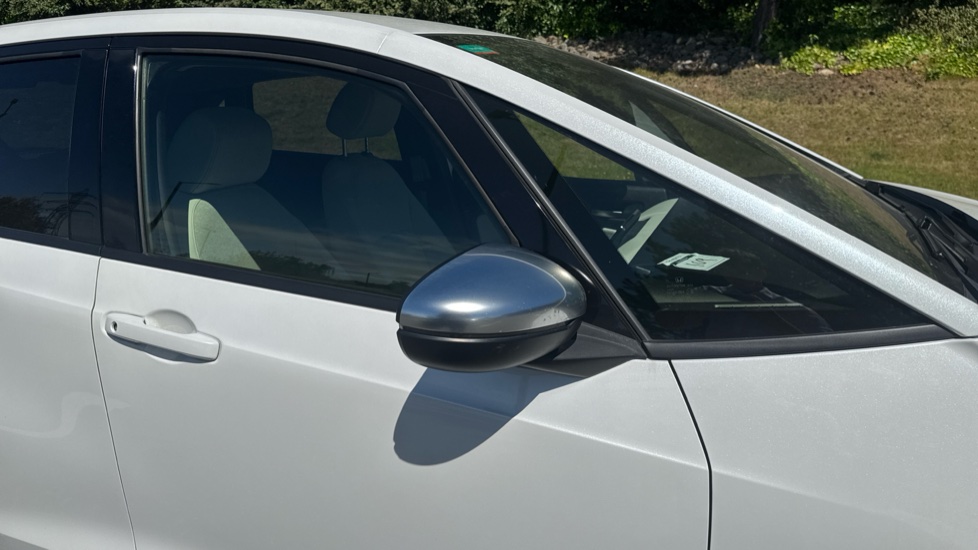Honda Jazz 1.5 i-MMD Hybrid EX 5dr eCVT Hybrid Hatchback - Image 14